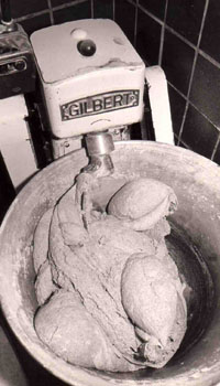 Peanut butter machine